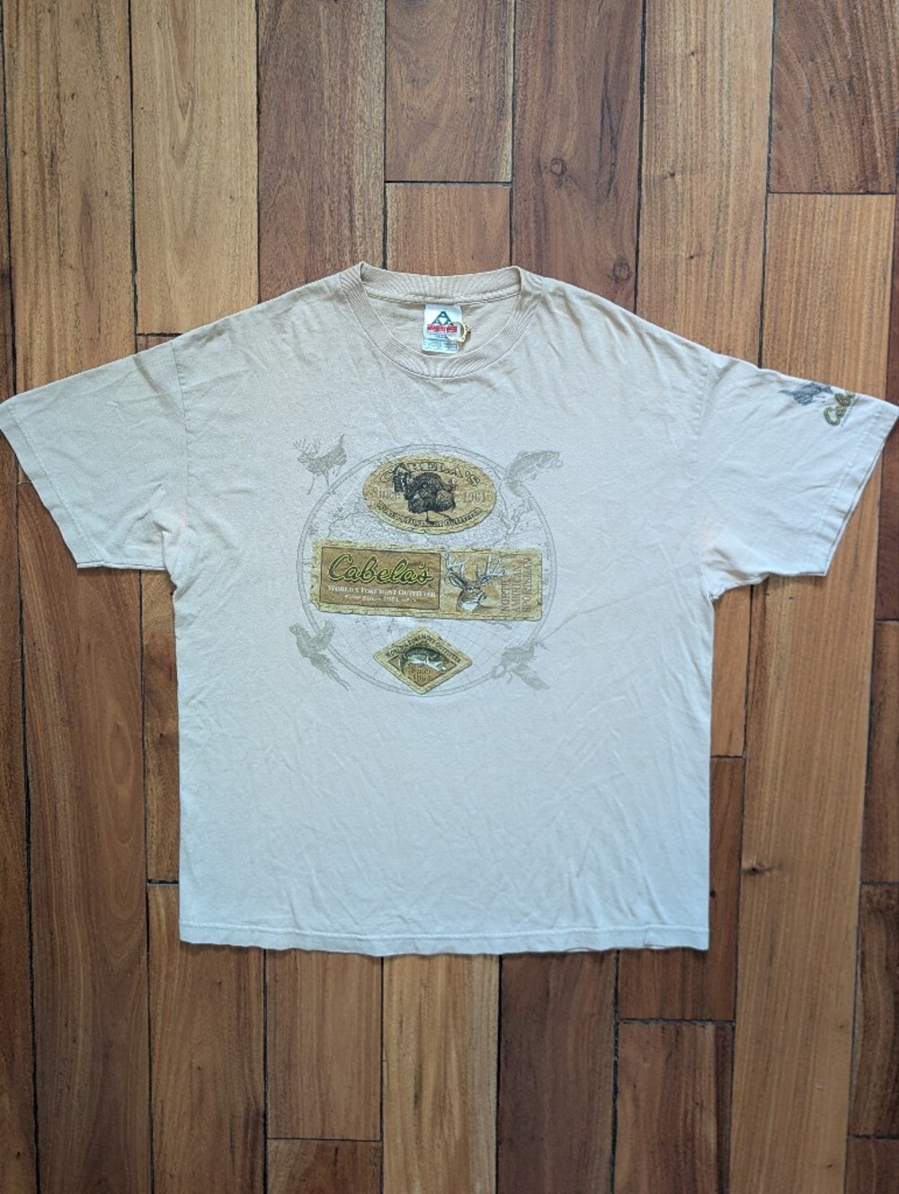 Cabela's Retro Wildlife T-shirt (XL)